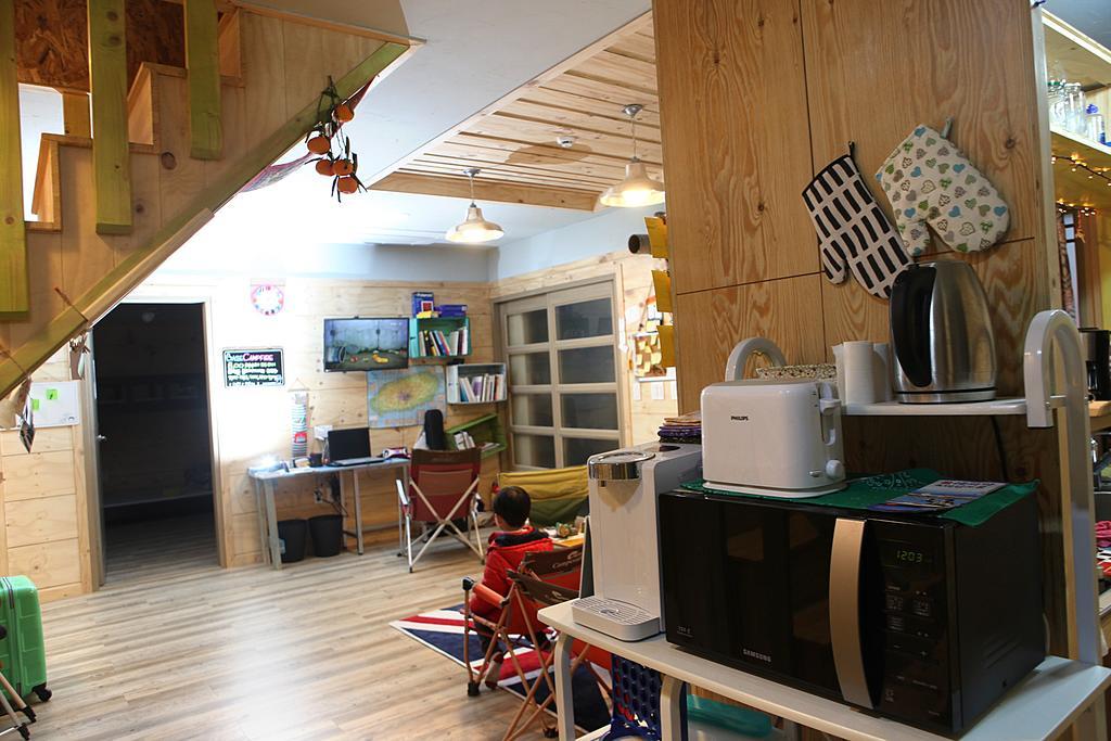 Basecamp Guesthouse Seogwipo Exterior photo