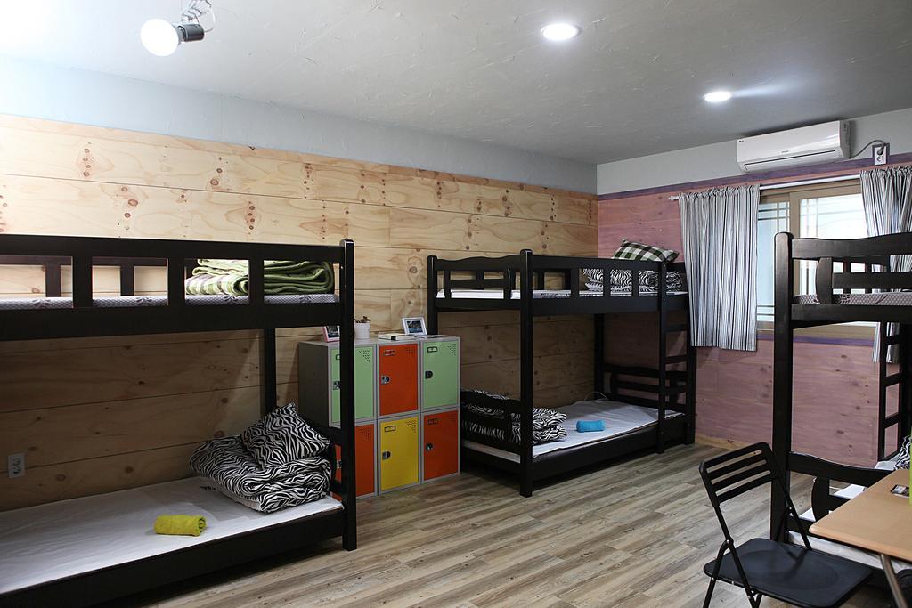 Basecamp Guesthouse Seogwipo Exterior photo
