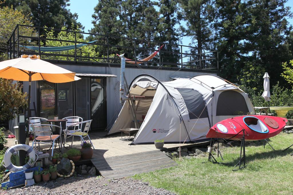 Basecamp Guesthouse Seogwipo Exterior photo