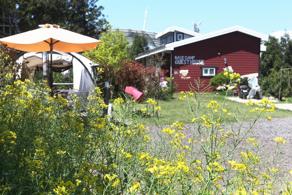Basecamp Guesthouse Seogwipo Exterior photo